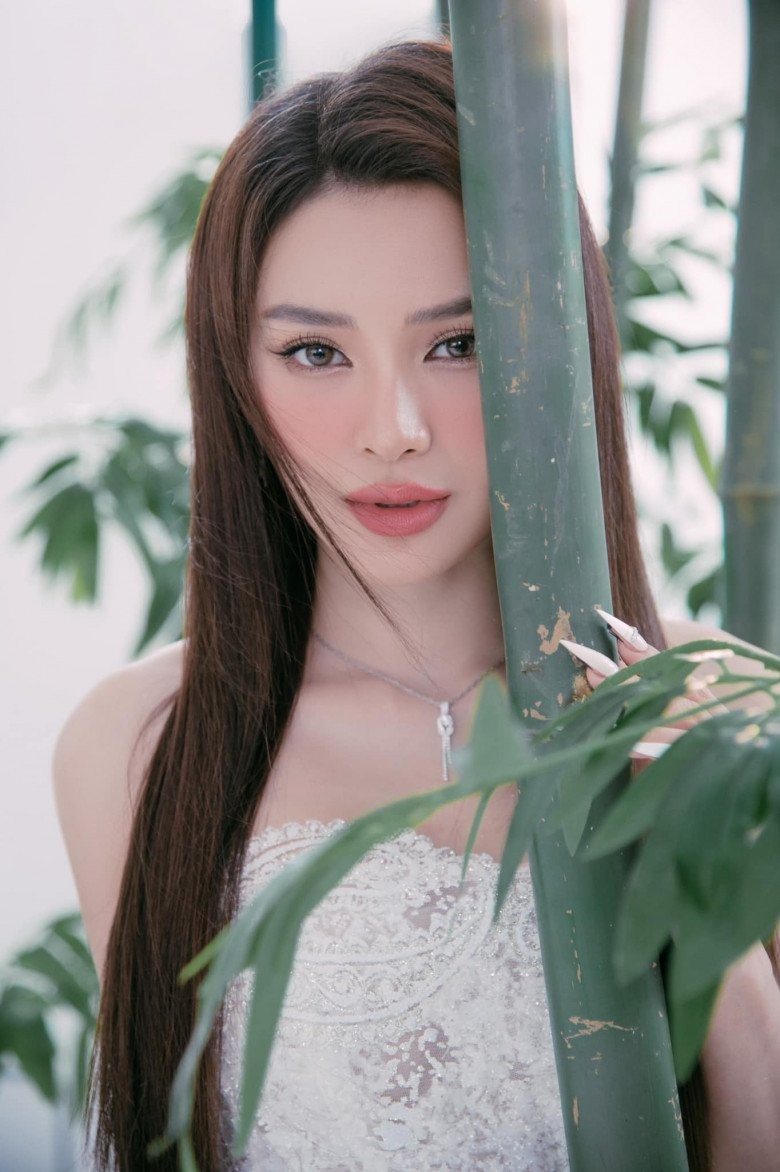 noi-xot-xa-trong-cuoc-doi-phuong-trinh-jolie-tung-khong-co-cho-dat-quan-tai-cho-me-ruot-278898429-532970591525250-2819263091863916322-n-1651054143-38-width780height1172-1745997436.jpg