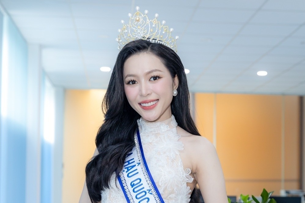 hoa-hau-kieu-duy-ky-uc-me-ganh-gio-cam-40kg-va-bua-sang-cua-ong-noi-55555-1749041162.jpg