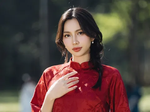 Nguyễn Thúc Thùy Tiên